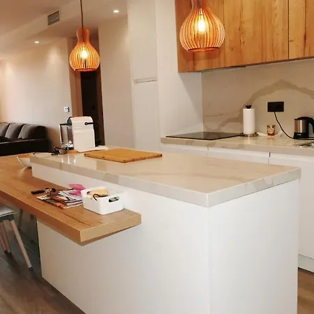 Beautiful Penthouse On Golden Mile, Near Apartmán *